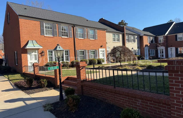 321 Hanover Arms Ct-2BR/2.5BA-Townhouse!!!! photos photos