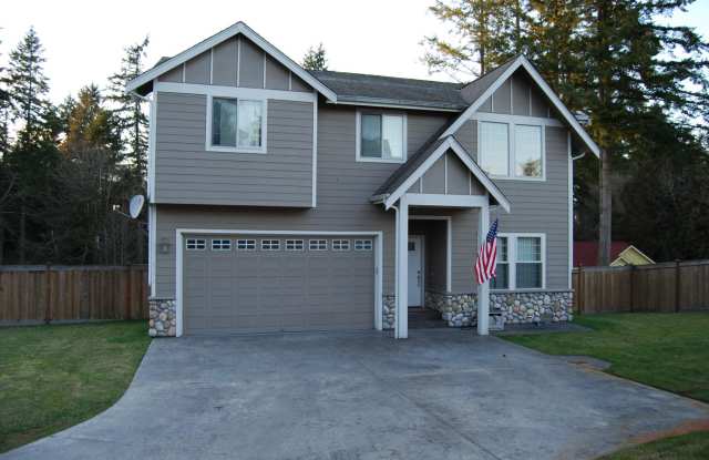 Spacious Two-Story in Port Orchard photos photos