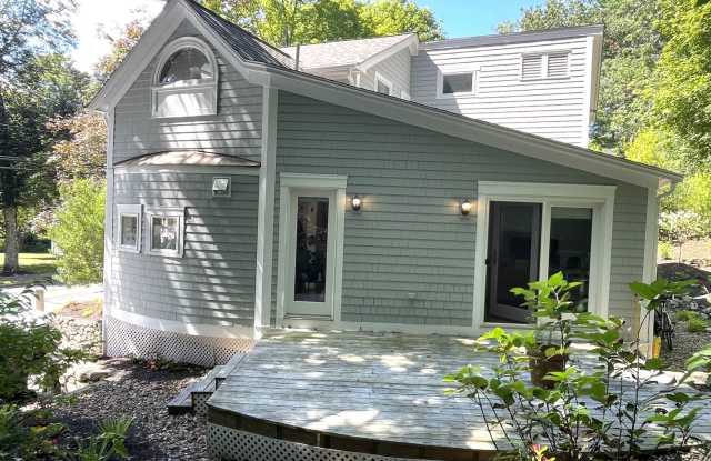 Contemporary 2 Bedroom, 2 Bathroom Single Family Home in Andover MA photos photos