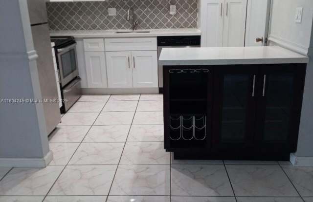 12820 SW 43rd Dr photos photos