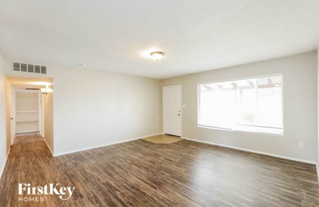 4044 West Bethany Home Road Gallery 3
