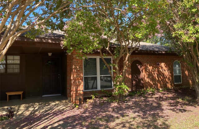 3023 Hilltop Drive - 3023 Hilltop Drive, Euless, TX 76039