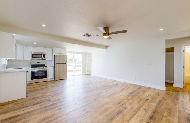Fully remodeled 2 bedroom 1 bath with TWO BONUS ROOMS! photos photos