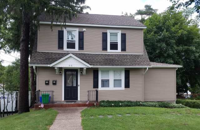 50 Mountainview Avenue unit: 2 photos photos