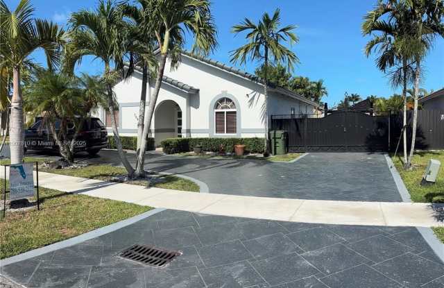 709 SE 13th Ter photos photos