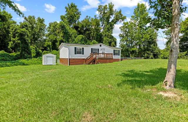 Available now! 3 bedroom Gallery 3