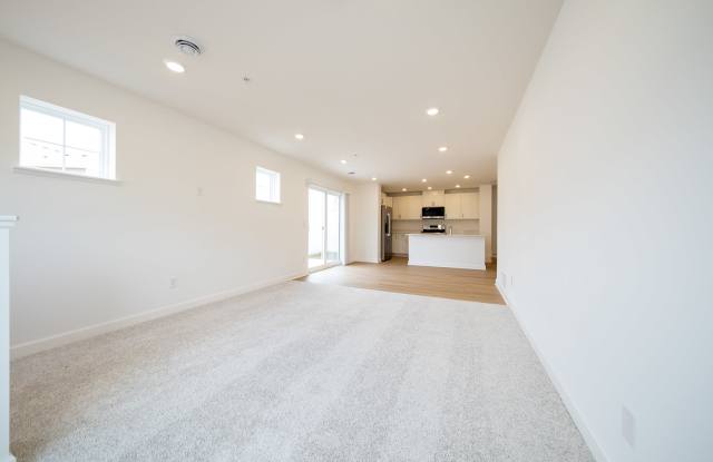 15004 Ahena Curve Gallery 3