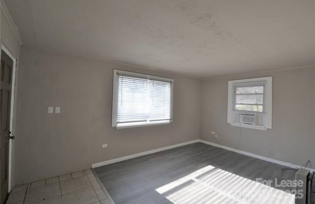 129 Brumley Avenue NE photos photos