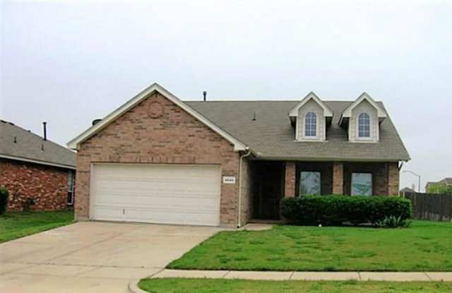 4549 Chaparral Creek Dr - 4549 Chaparral Creek Drive, Fort Worth, TX 76123