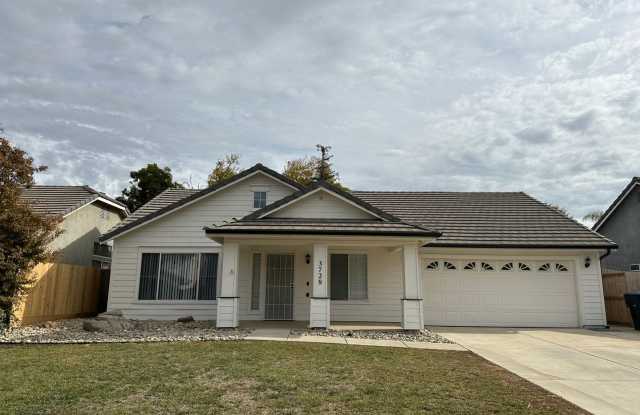 Immaculate home that won't last long!!! - 3728 South Pride Court, Visalia, CA 93277