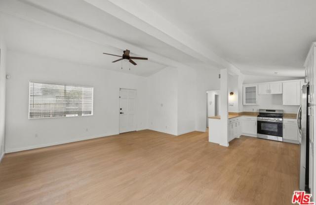 7853 Bothwell Rd Gallery 2