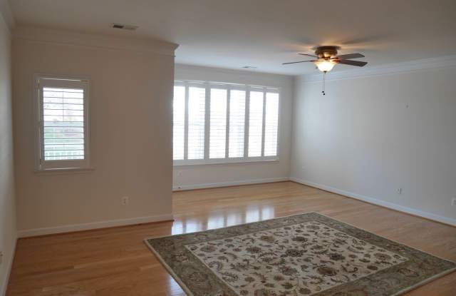 Two Bedroom Luxury Condo Located in Four Seasons at St. Margaret's Gallery 3