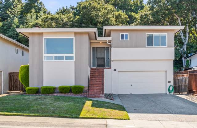 Single-Family Home Located in Peaceful Neighborhood! photos photos
