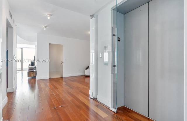 1331 Brickell Bay Dr Gallery 4