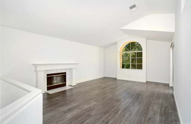 22347 Mission Circle Gallery 3