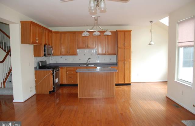 43851 SANDBURG SQUARE - 43851 Sandburg Square, Ashburn, VA 20147