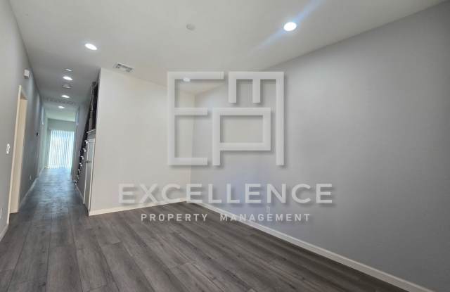 Brand New Build, 2800+SF, 6/6.5 - All Bedrooms Are Master Bedrooms - Wrap Around Deck, Beautiful Inside! Gallery 3