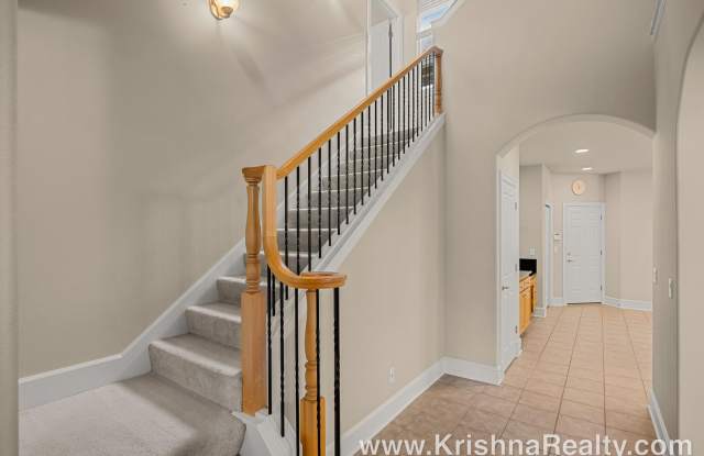 Gorgeous Exclusive Bauer Highland Community |3 BD | W/Den & Media Rm | 2.5 BA | Gourmet Kitchen Island | Findley/Stoller A+ Schools! Gallery 4