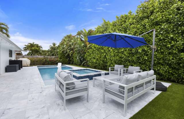 52 Pinehill Trail E Gallery 3