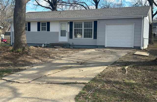 AVAILABLE NOW! Beautiful 3 Newly Rehabbed Home in Liberty photos photos