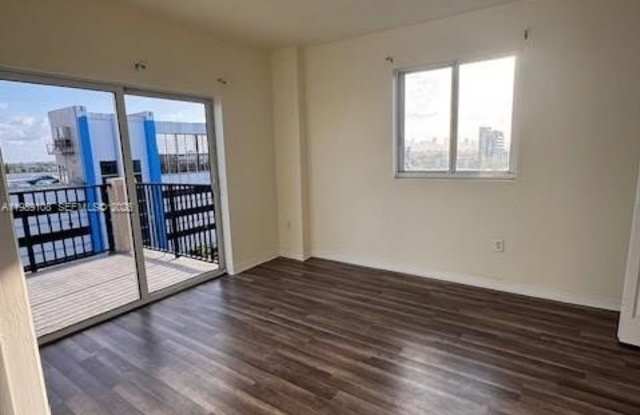 Emerald Plaza photos photos