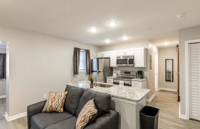 1329 Riverdale Dr photos photos