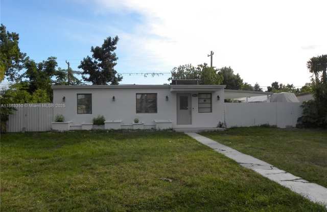 9860 SW 48th St photos photos