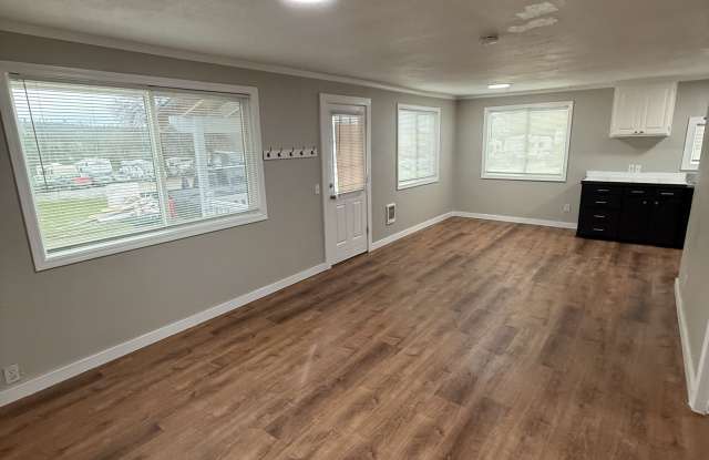 3568 U.S. 2 - 3568 U.S. 2, Oldtown, ID 83856