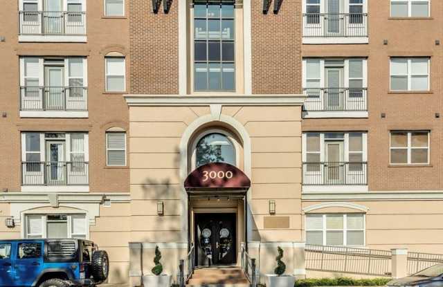 Spacious 3BR/2BA end unit at Bristol West End! photos photos