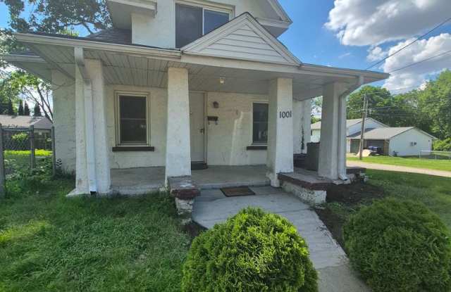 Charming 2 bed-1 bath in Bloomington photos photos