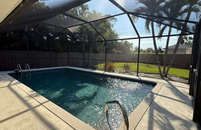 4BR / 2BA Pool Home Near the Beach – Bonita Springs, FL photos photos