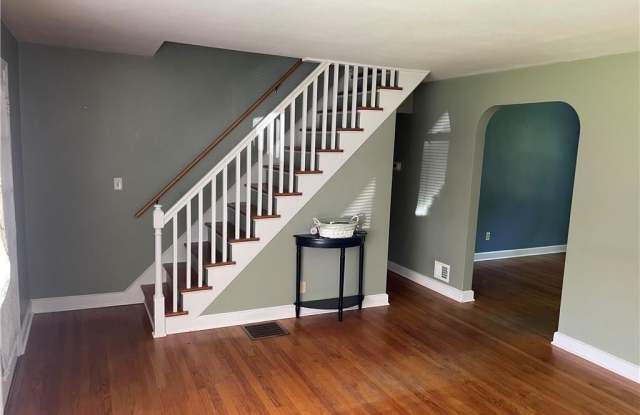 167 Pelham Avenue Gallery 2