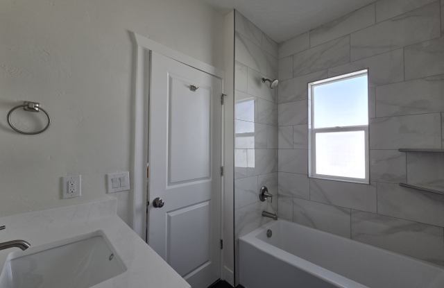 152 North 200 West Street#A Gallery 3
