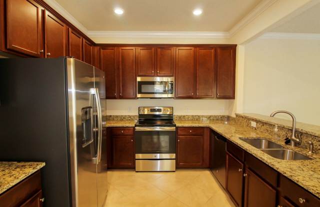 Gran Paradiso Annual Townhome for Rent - 20239 Lagente Circle, North Port, FL 34293