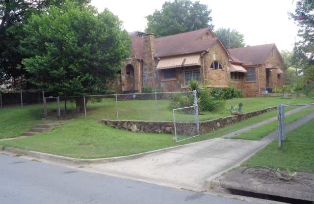 3015 Battery Street Gallery 2