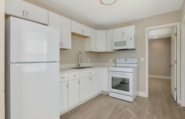 Voucher Ready! Newly Renovated 3-Bedroom, 2-Bath Duplex in Prime Bradenton Location! photos photos