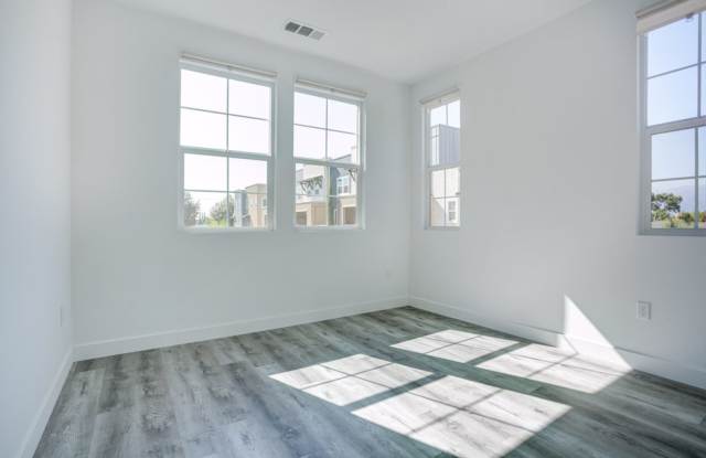 Modern 3-Bedroom Condo with Solar & EV Charging in a Quiet El Monte Community ! Gallery 4