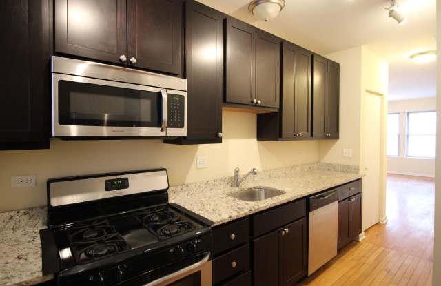 3005 W Lawrence Ave photos photos