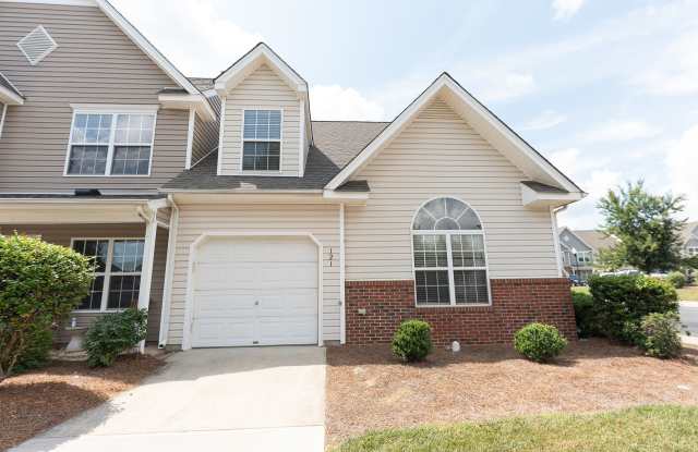 3/2 Corner Unit with Private Garage & Community Pool Gallery 1