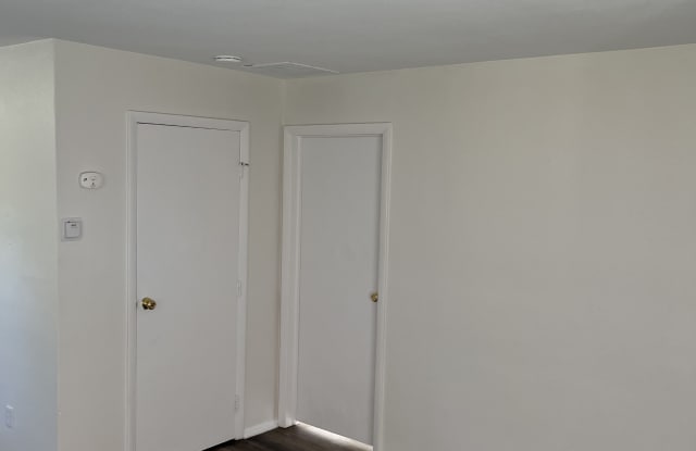 256 South Harbine Avenue - A Gallery 2