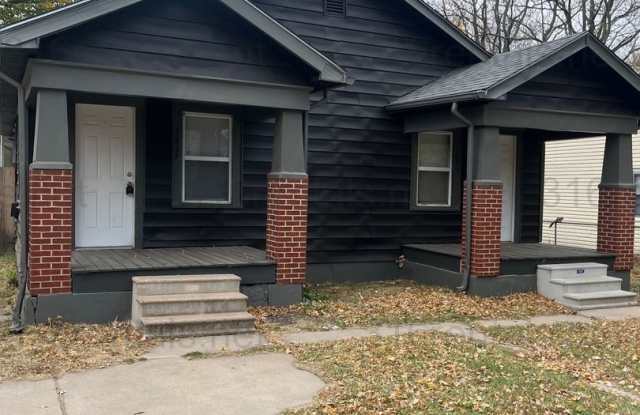 $745 - 2 bed 1 bath - Duplex photos photos
