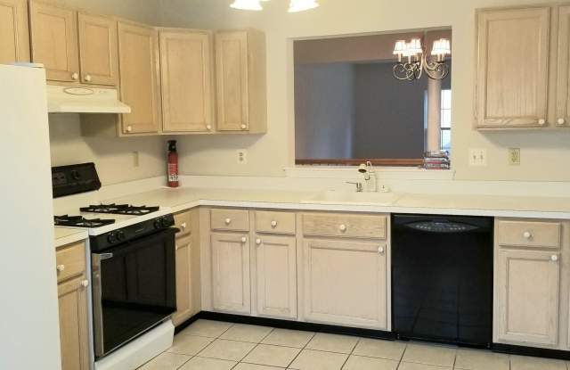 1606 WAYLAND COURT Gallery 4