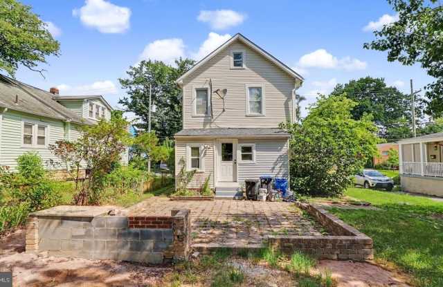 3107 UPSHUR Street Gallery 4