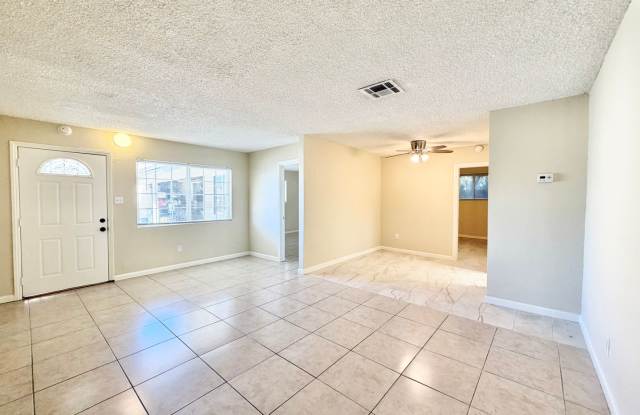 AVAILABLE NOW!! 2 Bedrooms 2 Bathroom House in Indio! Gallery 1