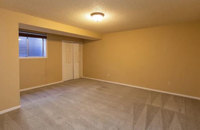 2083 Sussex Lane photos photos