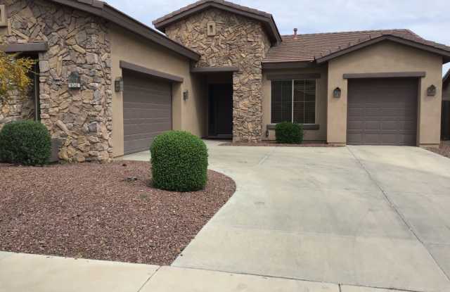 Magnificent 3 Bed/ 2 Bath with MOUNTAIN VIEWS! - 1834 East Latona Road, Phoenix, AZ 85042