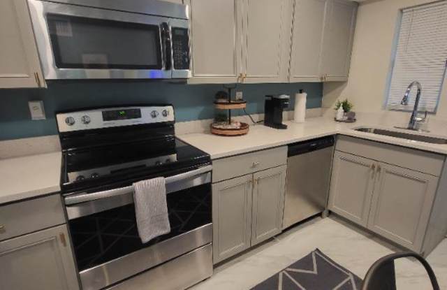 3520 Post Street Downstairs Unit - 3520 Post Street, Jacksonville, FL 32205