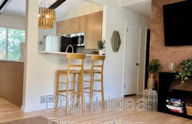 896 Hadley Lane North Gallery 4