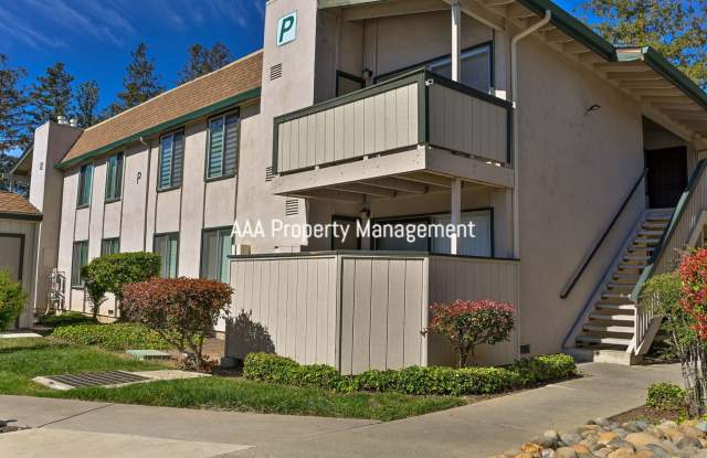 Concord Beautiful 2 bedroom 1 bath condo! Fresh paint, Kirkwood Association, Community pool! - 5450 Concord Boulevard, Concord, CA 94521
