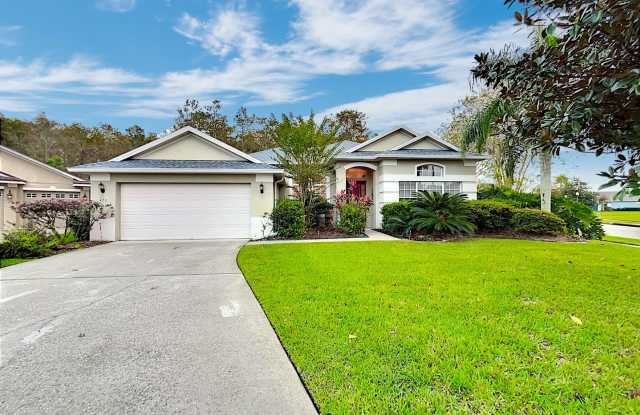4 Bedroom POOL Home in gated Eastwood, East Orlando - 472 Winghurst Boulevard, Alafaya, FL 32828